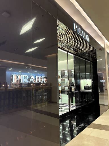 prada discount store